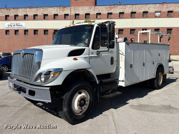 2010 International WorkStar 7400 utility / service truck