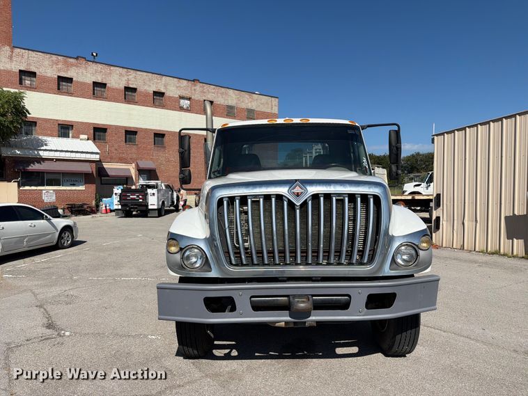 image for item FB8922 2010 International WorkStar 7400 utility / service truck