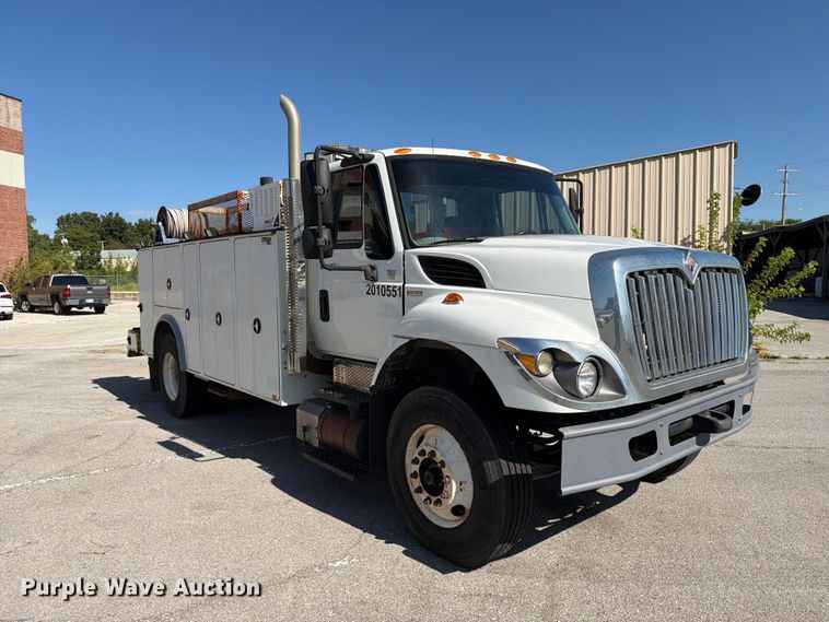 image for item FB8922 2010 International WorkStar 7400 utility / service truck