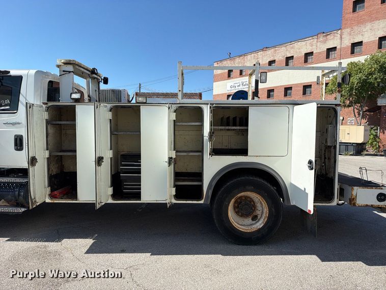 image for item FB8922 2010 International WorkStar 7400 utility / service truck