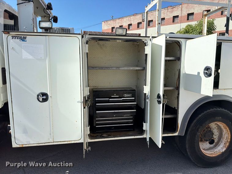 image for item FB8922 2010 International WorkStar 7400 utility / service truck