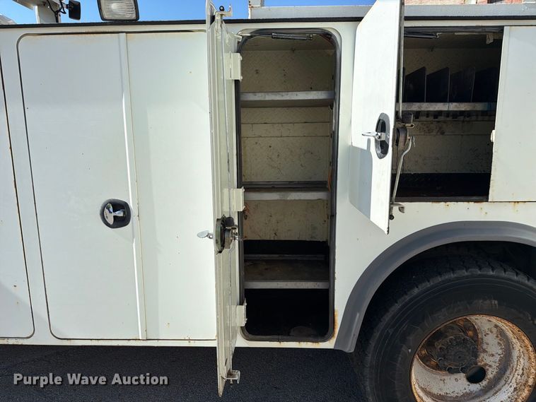 image for item FB8922 2010 International WorkStar 7400 utility / service truck