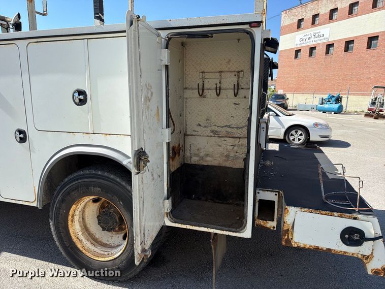 image for item FB8922 2010 International WorkStar 7400 utility / service truck