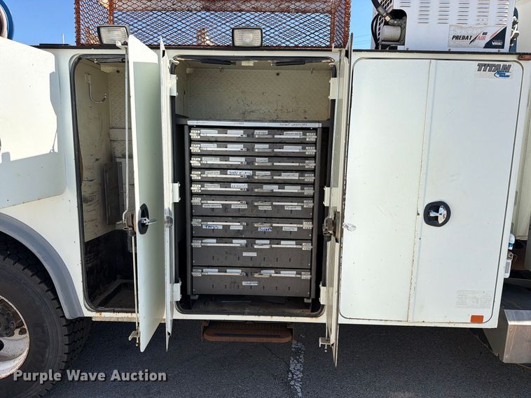 image for item FB8922 2010 International WorkStar 7400 utility / service truck