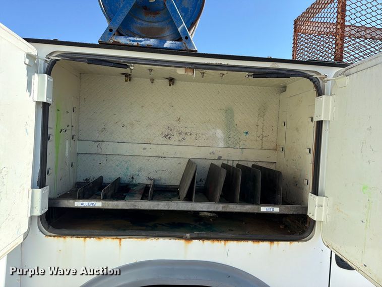 image for item FB8922 2010 International WorkStar 7400 utility / service truck
