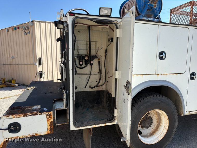 image for item FB8922 2010 International WorkStar 7400 utility / service truck