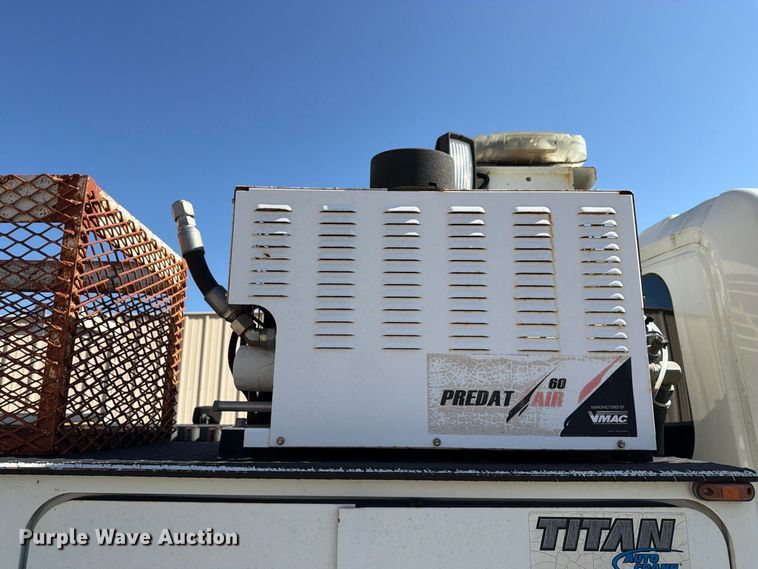 image for item FB8922 2010 International WorkStar 7400 utility / service truck