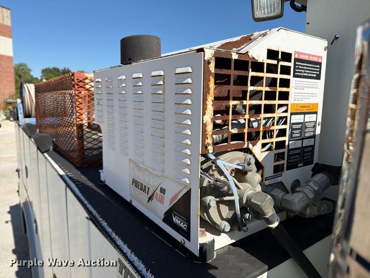 image for item FB8922 2010 International WorkStar 7400 utility / service truck