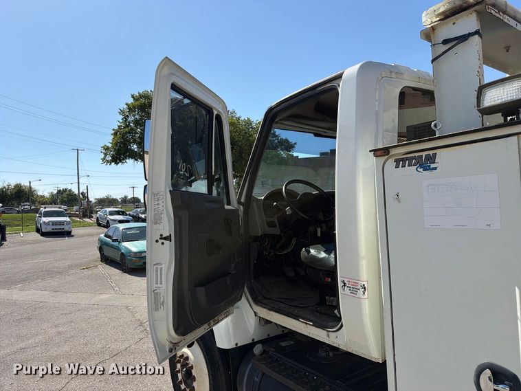 image for item FB8922 2010 International WorkStar 7400 utility / service truck