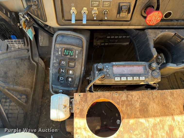 image for item FB8922 2010 International WorkStar 7400 utility / service truck