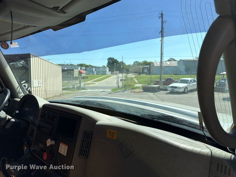 image for item FB8922 2010 International WorkStar 7400 utility / service truck