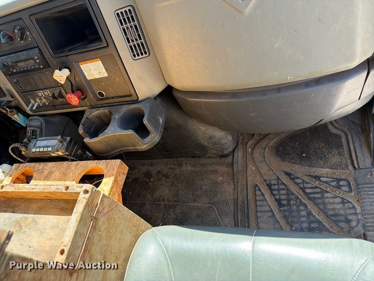 image for item FB8922 2010 International WorkStar 7400 utility / service truck