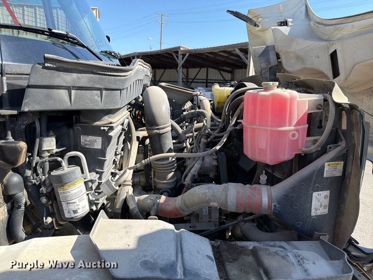 image for item FB8922 2010 International WorkStar 7400 utility / service truck