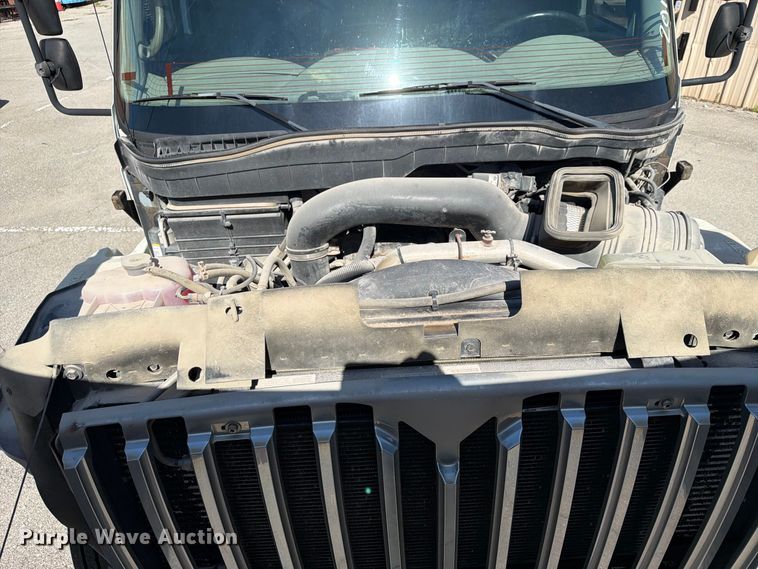 image for item FB8922 2010 International WorkStar 7400 utility / service truck