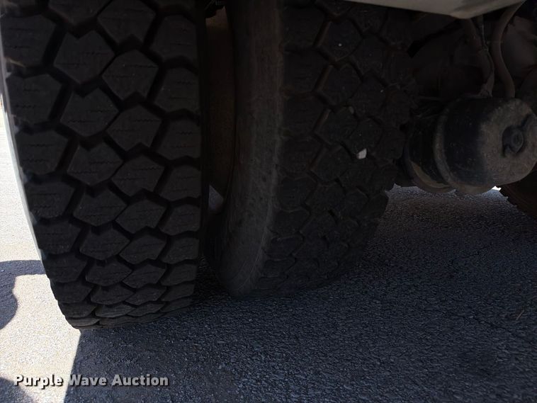 image for item FB8922 2010 International WorkStar 7400 utility / service truck
