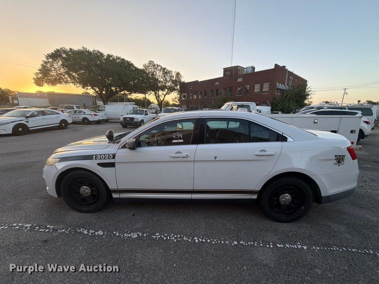 image for item FB8924 2013 Ford Taurus Police Interceptor 