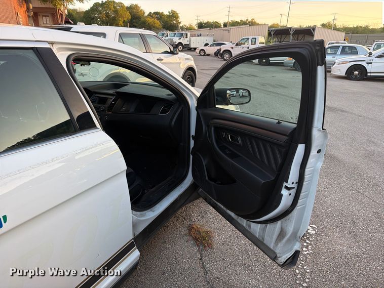 image for item FB8924 2013 Ford Taurus Police Interceptor 