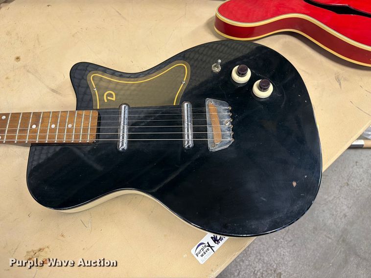 image for item FB8929 (2) electric guitars