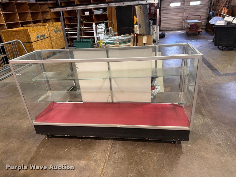 image for item FB8935 Glass display case
