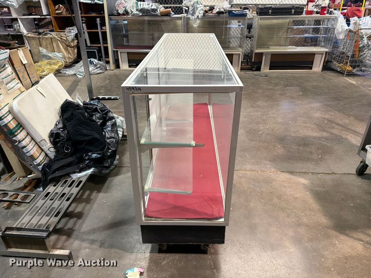 image for item FB8935 Glass display case