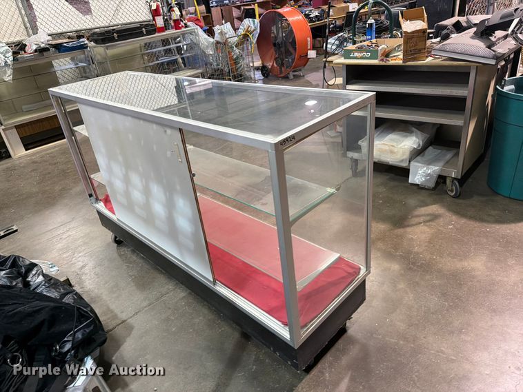 image for item FB8935 Glass display case