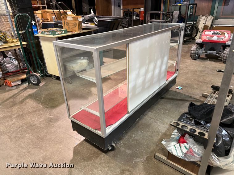 image for item FB8935 Glass display case