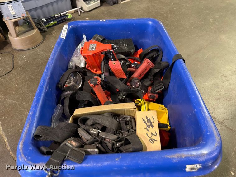image for item FB8947 (36) flashlights