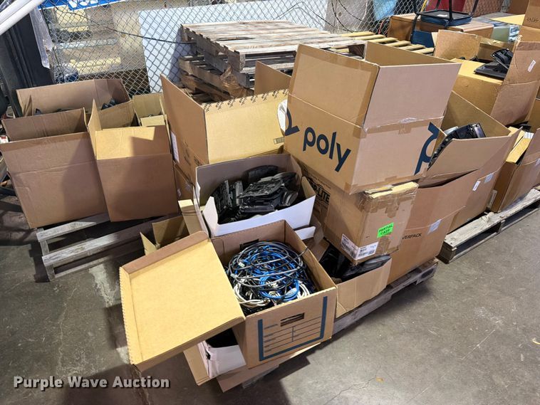 image for item FB8949 (5) pallets of phones