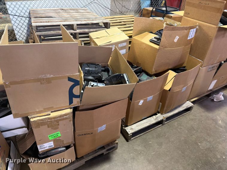 image for item FB8949 (5) pallets of phones