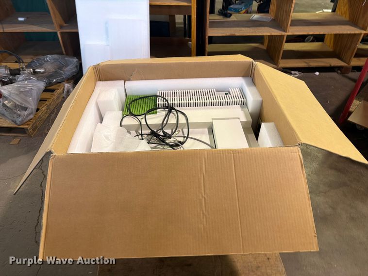 image for item FB8950 Perkins Elmer Lambda 25 UV/VIS spectrometer