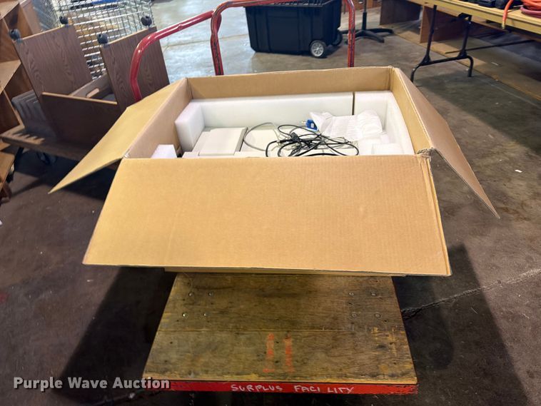 image for item FB8950 Perkins Elmer Lambda 25 UV/VIS spectrometer