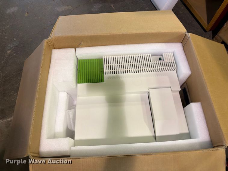 image for item FB8950 Perkins Elmer Lambda 25 UV/VIS spectrometer