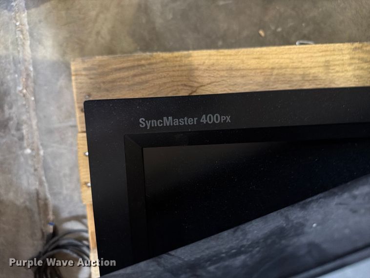 image for item FB8952 (4) Samsung Synmaster 400PX tvs