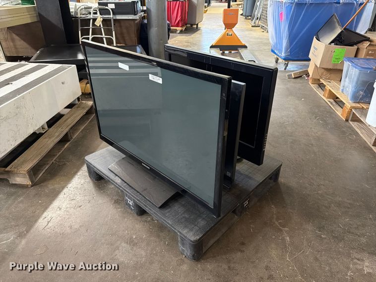 image for item FB8957 (3) TVs