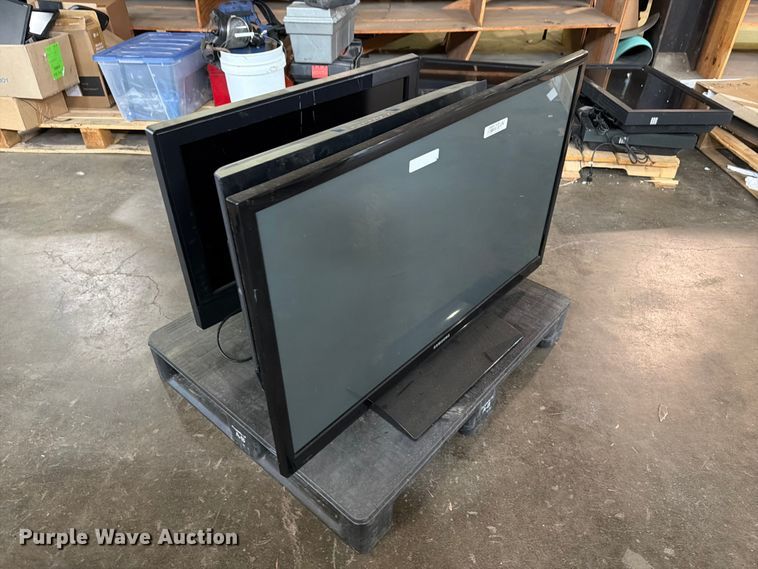 image for item FB8957 (3) TVs