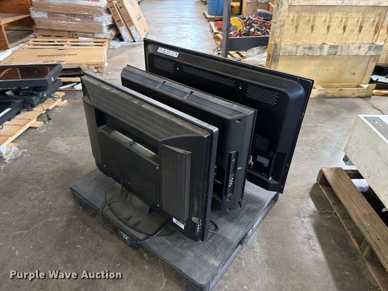 image for item FB8957 (3) TVs