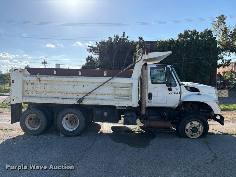 image for item FB8958 2011 International WorkStar 7400 dump truck