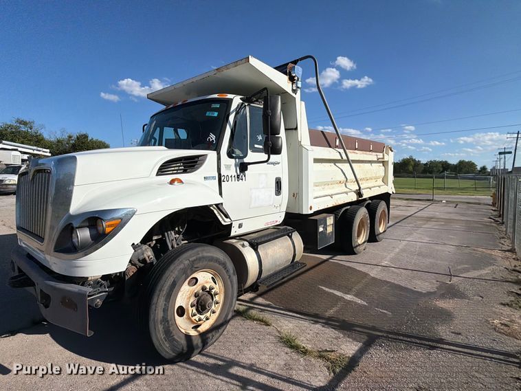 image for item FB8958 2011 International WorkStar 7400 dump truck