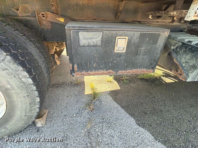 image for item FB8958 2011 International WorkStar 7400 dump truck