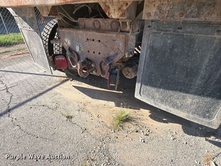 image for item FB8958 2011 International WorkStar 7400 dump truck