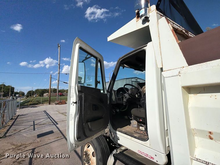 image for item FB8958 2011 International WorkStar 7400 dump truck