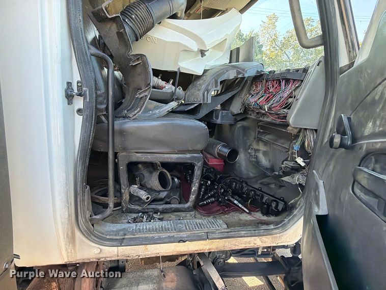 image for item FB8958 2011 International WorkStar 7400 dump truck