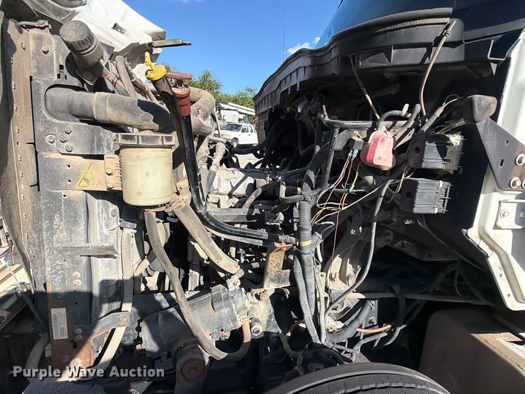 image for item FB8958 2011 International WorkStar 7400 dump truck
