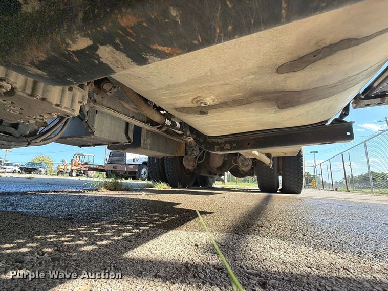 image for item FB8958 2011 International WorkStar 7400 dump truck