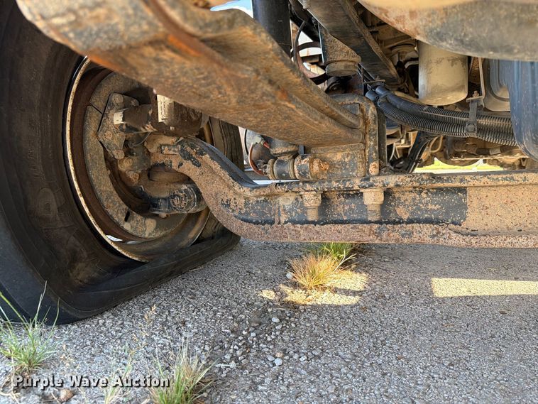 image for item FB8958 2011 International WorkStar 7400 dump truck