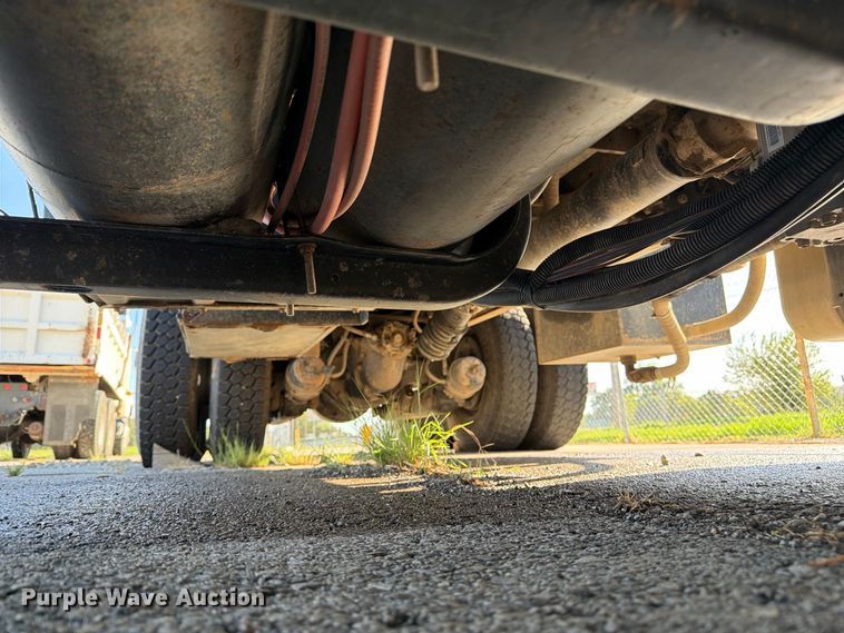 image for item FB8958 2011 International WorkStar 7400 dump truck