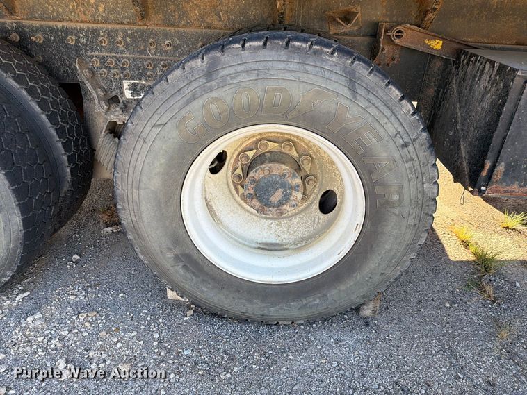 image for item FB8958 2011 International WorkStar 7400 dump truck