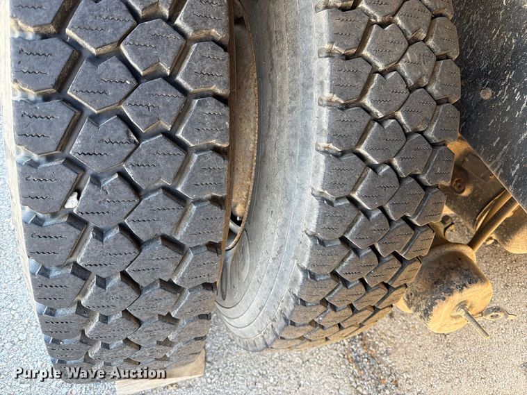image for item FB8958 2011 International WorkStar 7400 dump truck