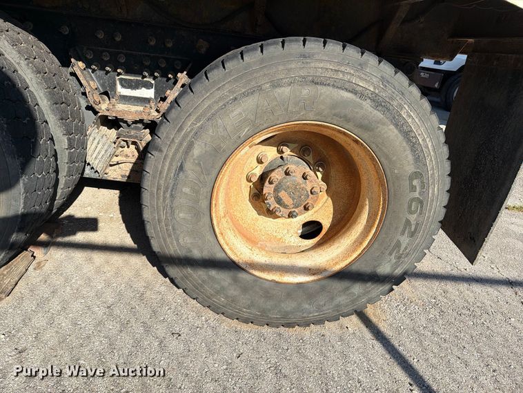 image for item FB8958 2011 International WorkStar 7400 dump truck