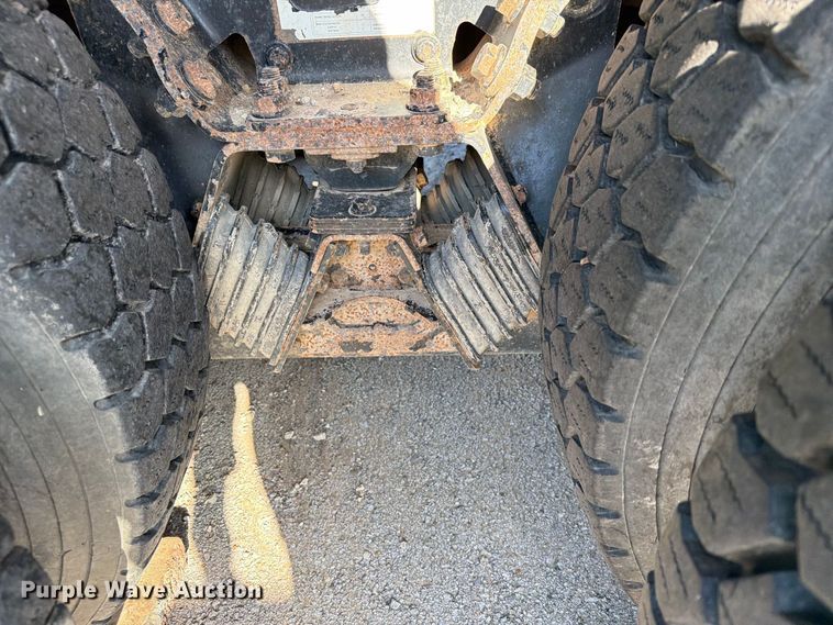 image for item FB8958 2011 International WorkStar 7400 dump truck